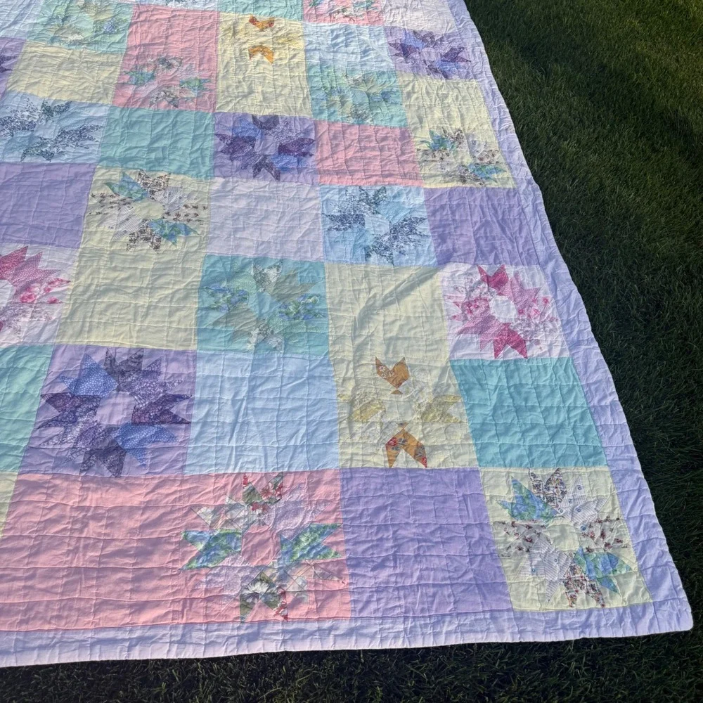 Vintage Handmade Pastel Patchwork Star Quilt Floral Applique 93x81 Lavender Pink